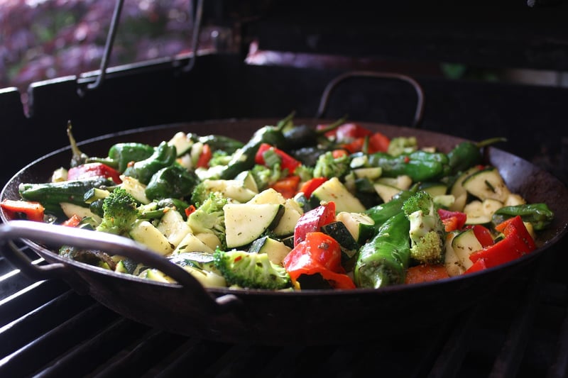 Zucchini Noodles with Pesto and Cherry Tomatoes